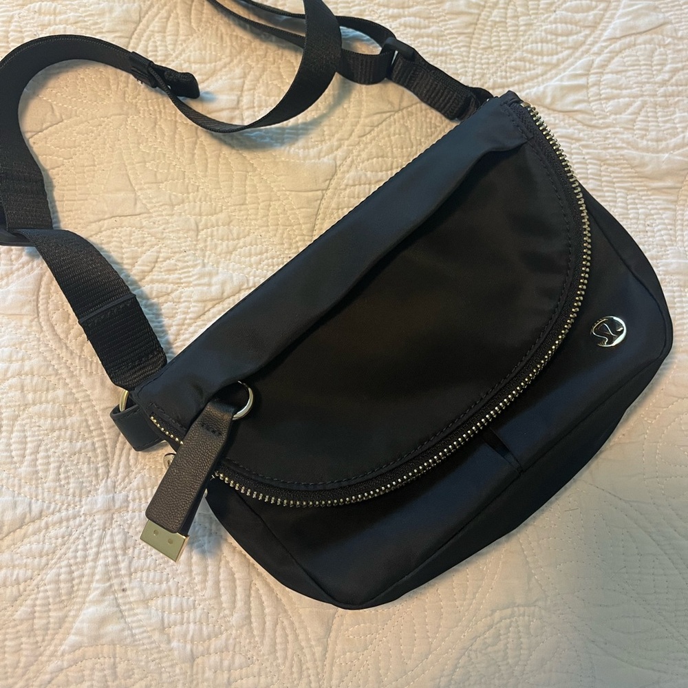 Lululemon Black All Night Festival Bag Micro- Like New, Worn Once.